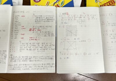 数学と英語の過去問ノート。秋以降は過去問をひたすら解きました。受験した慶應志木高、慶應義塾高、早大学院の過去問は何度も繰り返し解きました